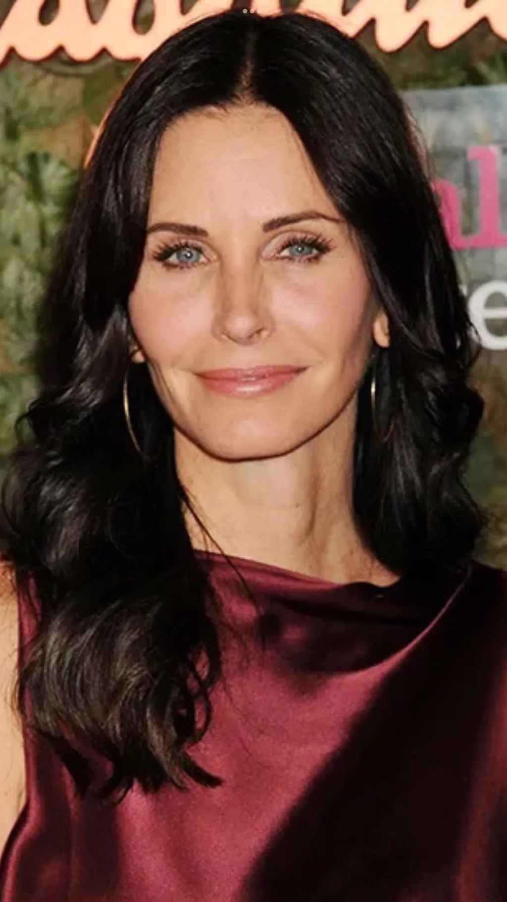 ai character: Courteney Cox  background