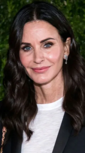 ai character: Courtney Cox background