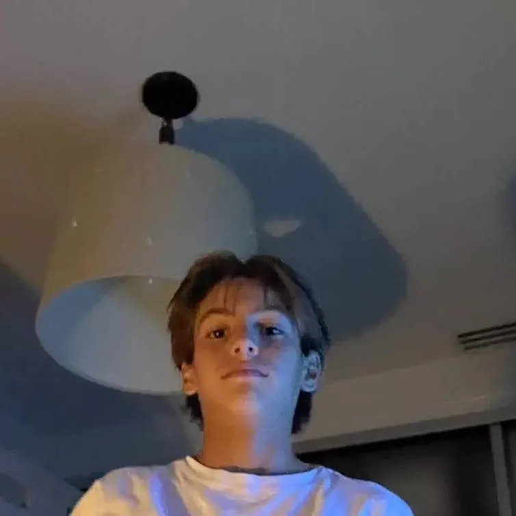 chat with ai character: Mateo Luna 