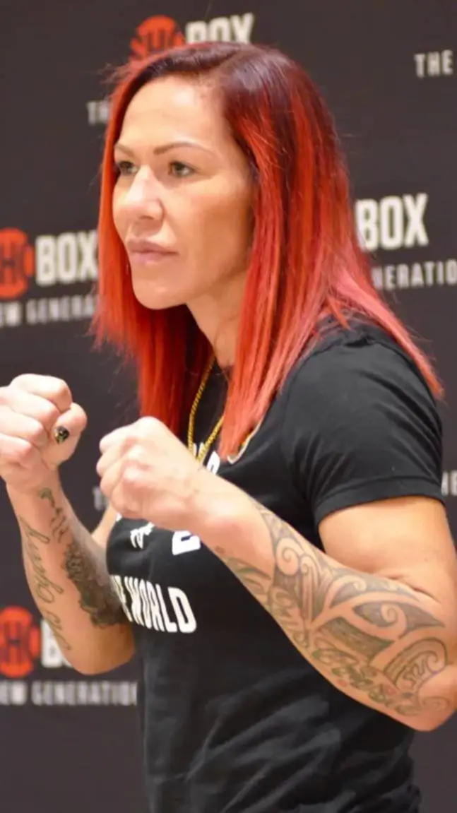 ai character: Cris cyborg background