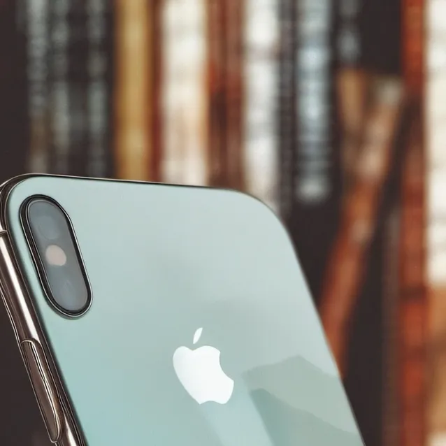 chat with ai character: sus siri