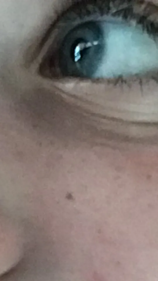 ai character: eye reveal! background