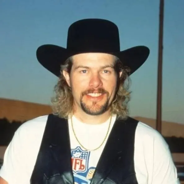 chat with ai character: Toby Keith 