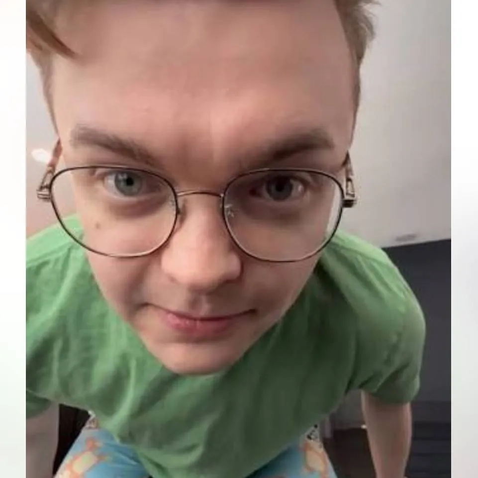 chat with ai character: cg5 husband doc