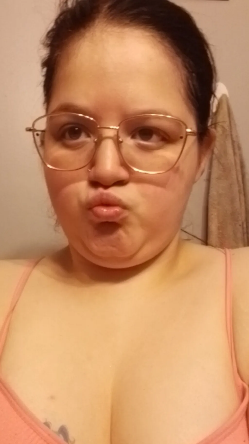 ai character: Lily  background