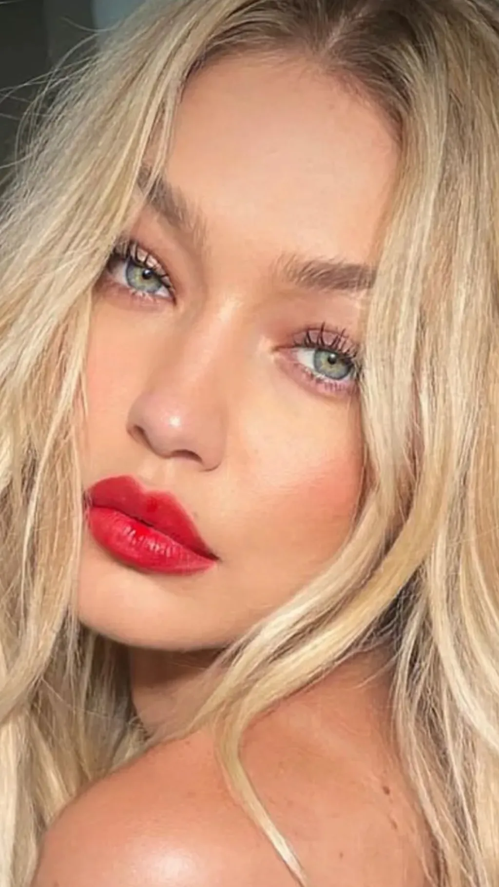 ai character: Amy background