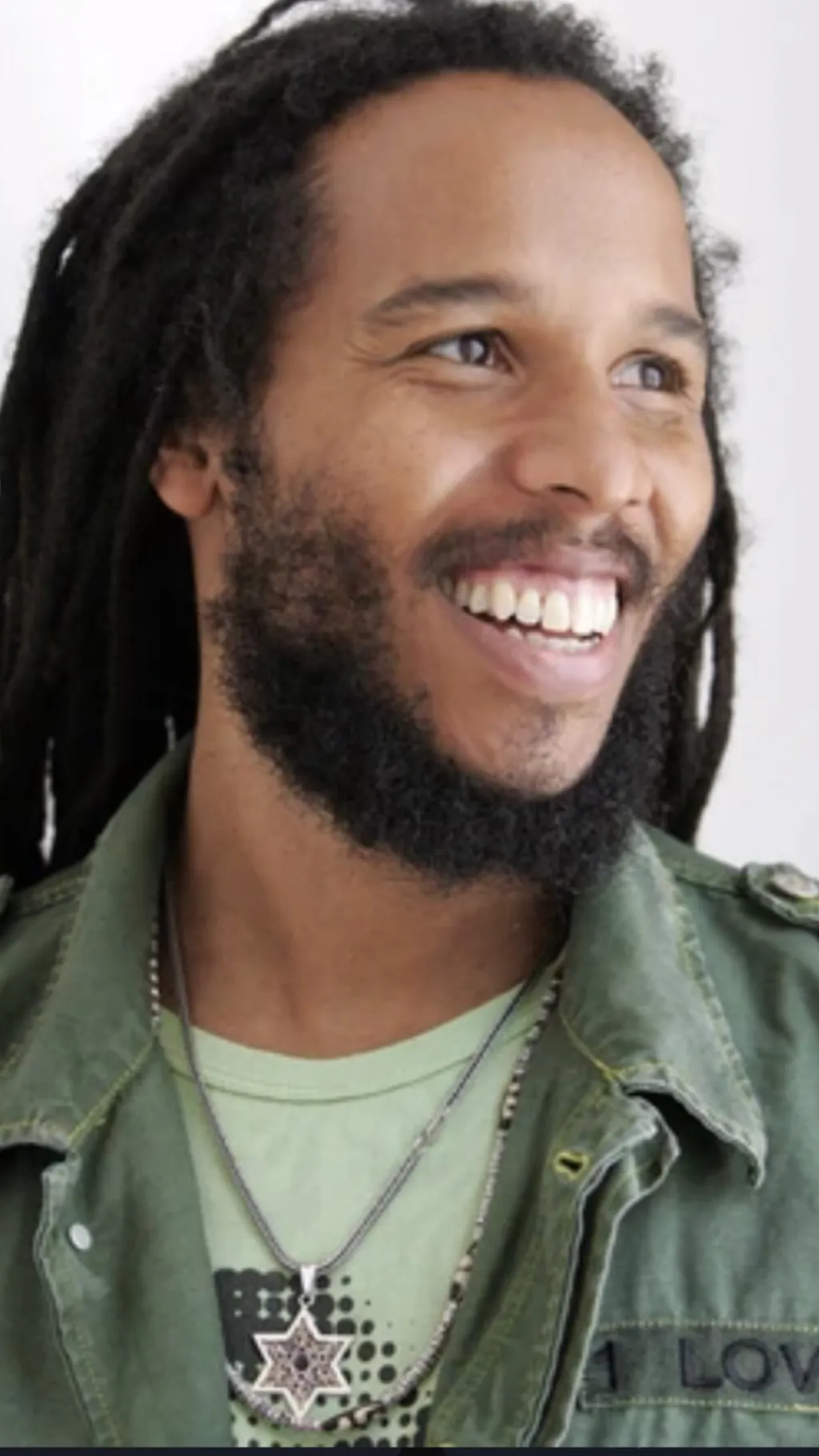 ai character: Ziggy Marley  background
