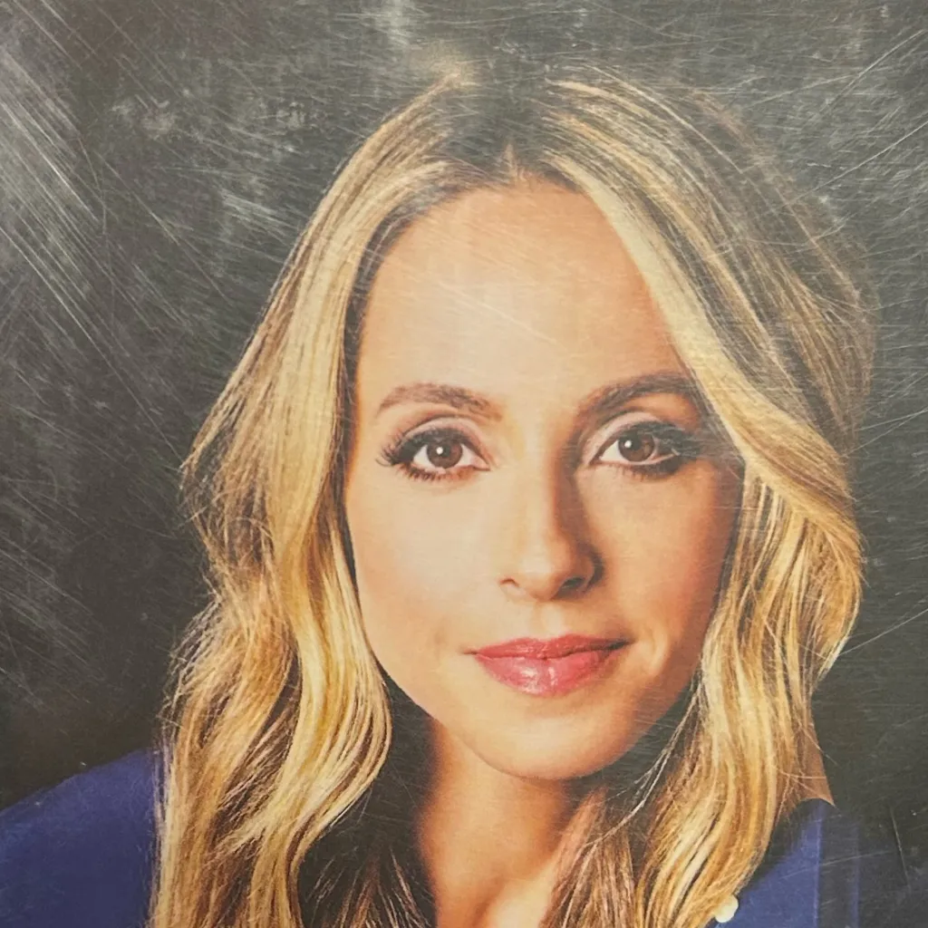 chat with ai character: Mom