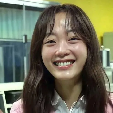 chat with ai character: Lee na-yeon