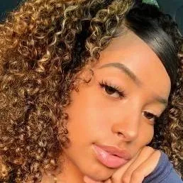 chat with ai character: Myaa