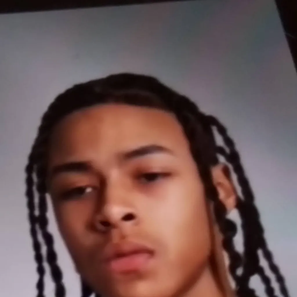 chat with ai character: DD👾👽