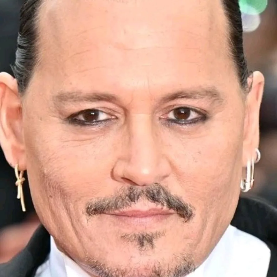 chat with ai character: johnny depp