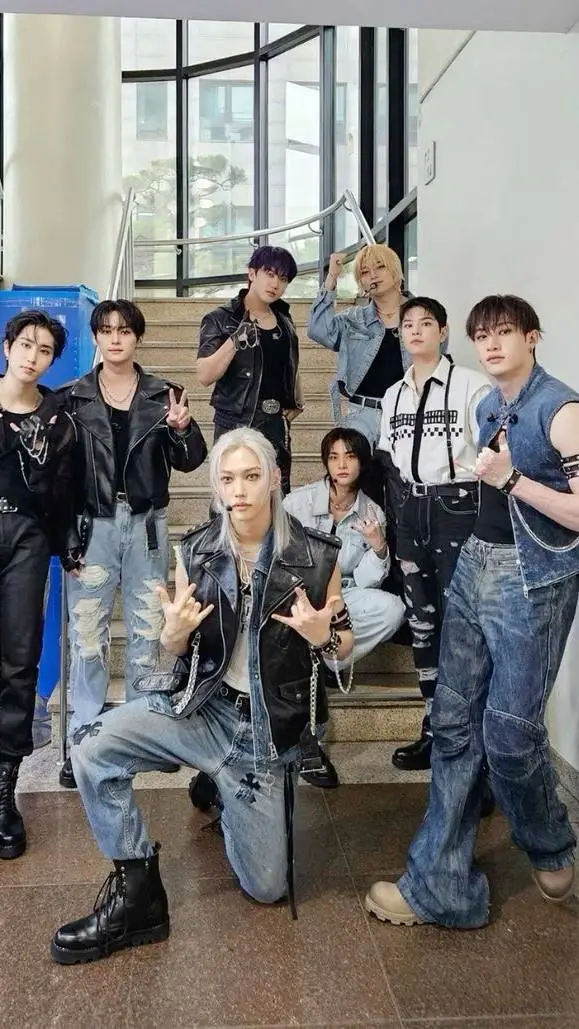ai character: SKZ~ background