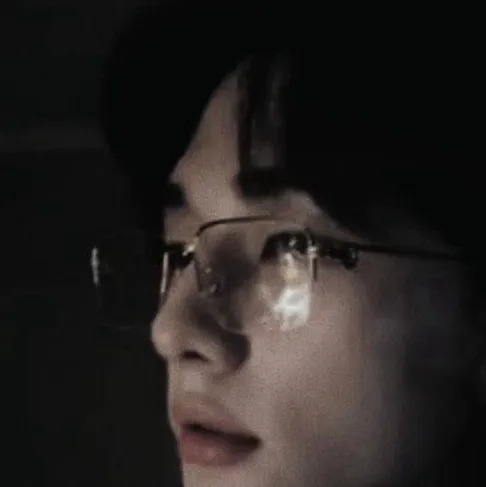 chat with ai character: In between Worlds