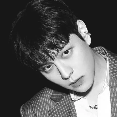 chat with ai character: {Seungmin}