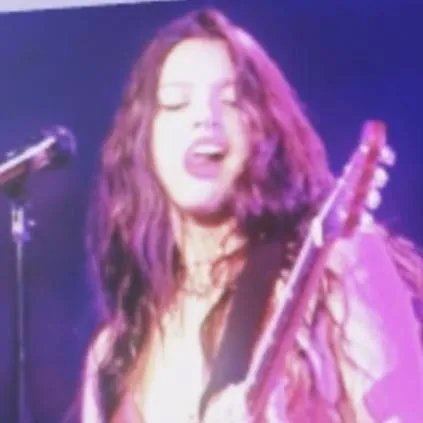 chat with ai character: Olivia Rodrigo