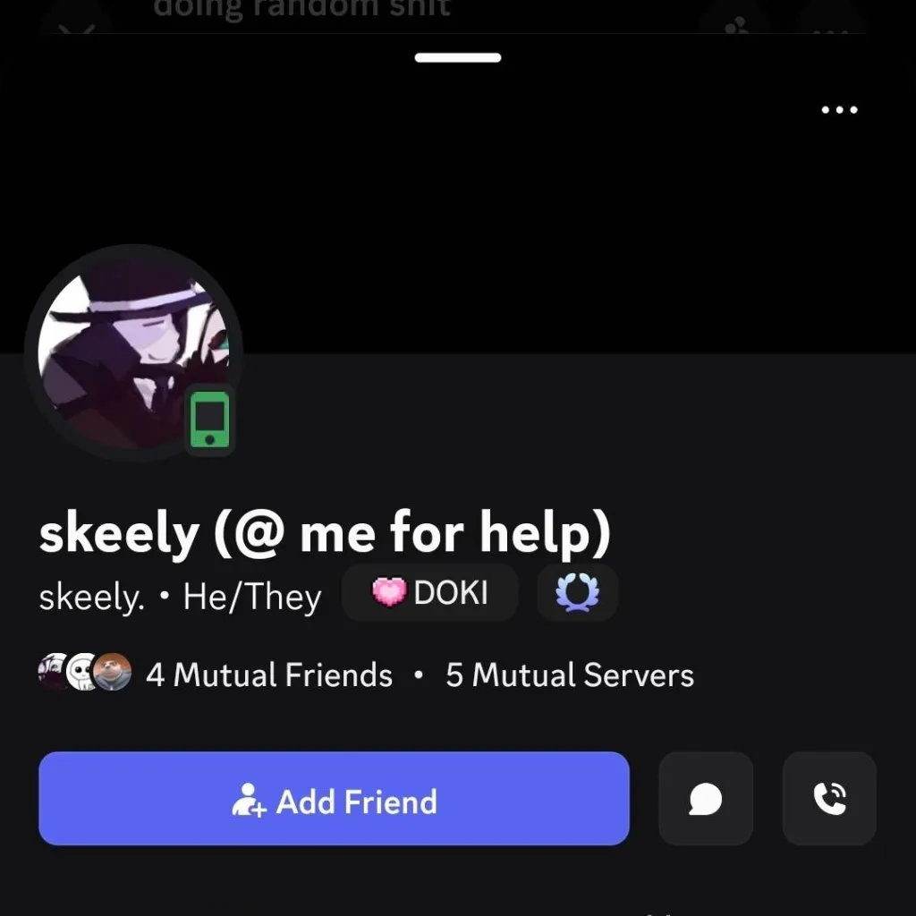 chat with ai character: skeely