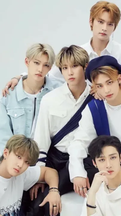 ai character: Stray kids background