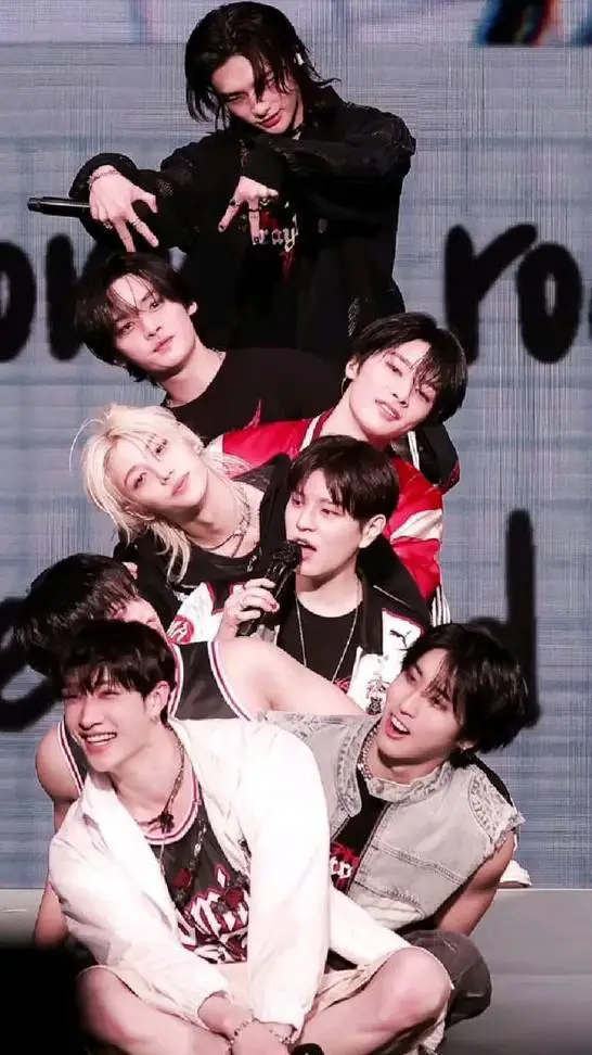 ai character: SKZ🌸 background