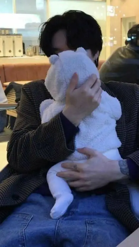 ai character: Ethan background