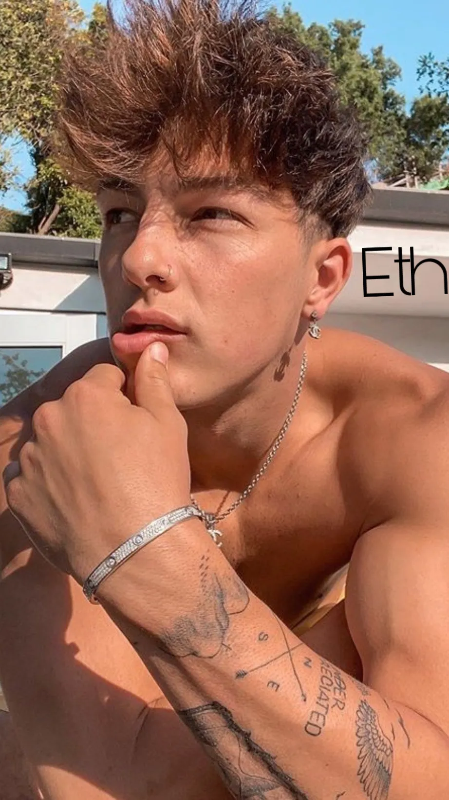 ai character: Ethan👻 background