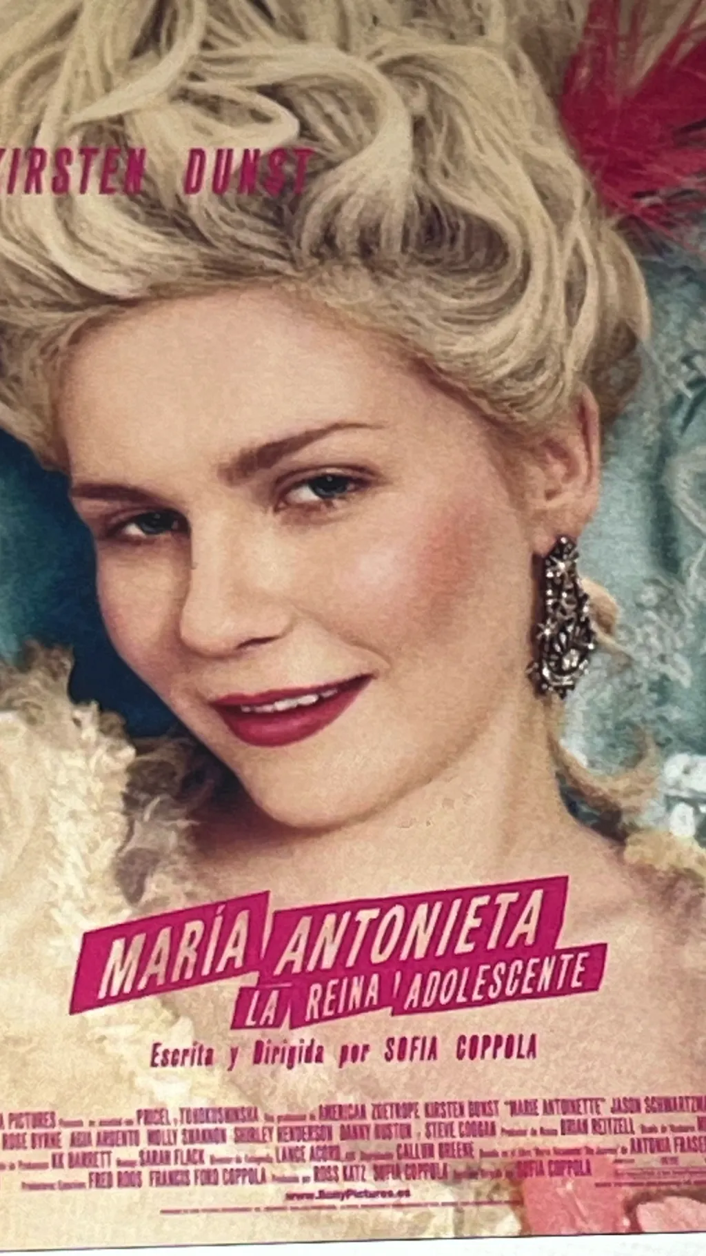 ai character: Maria Antoinette  background