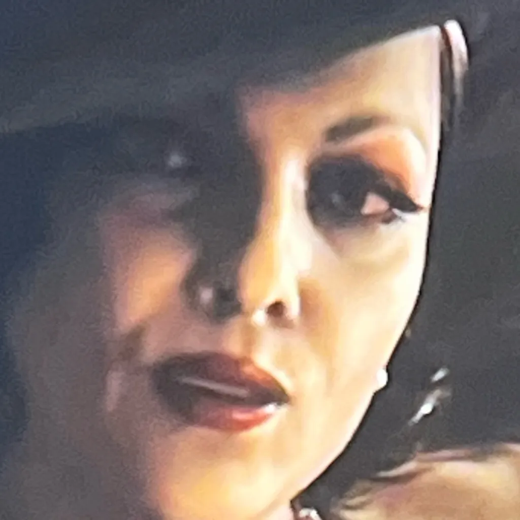 chat with ai character: Lady dimitrescu 