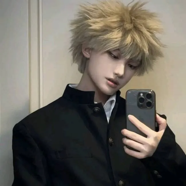 chat with ai character: Sexy Bakugo~