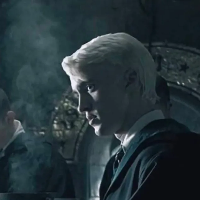 chat with ai character: Draco Malfoy