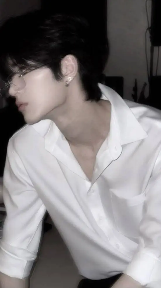 ai character: Liam background