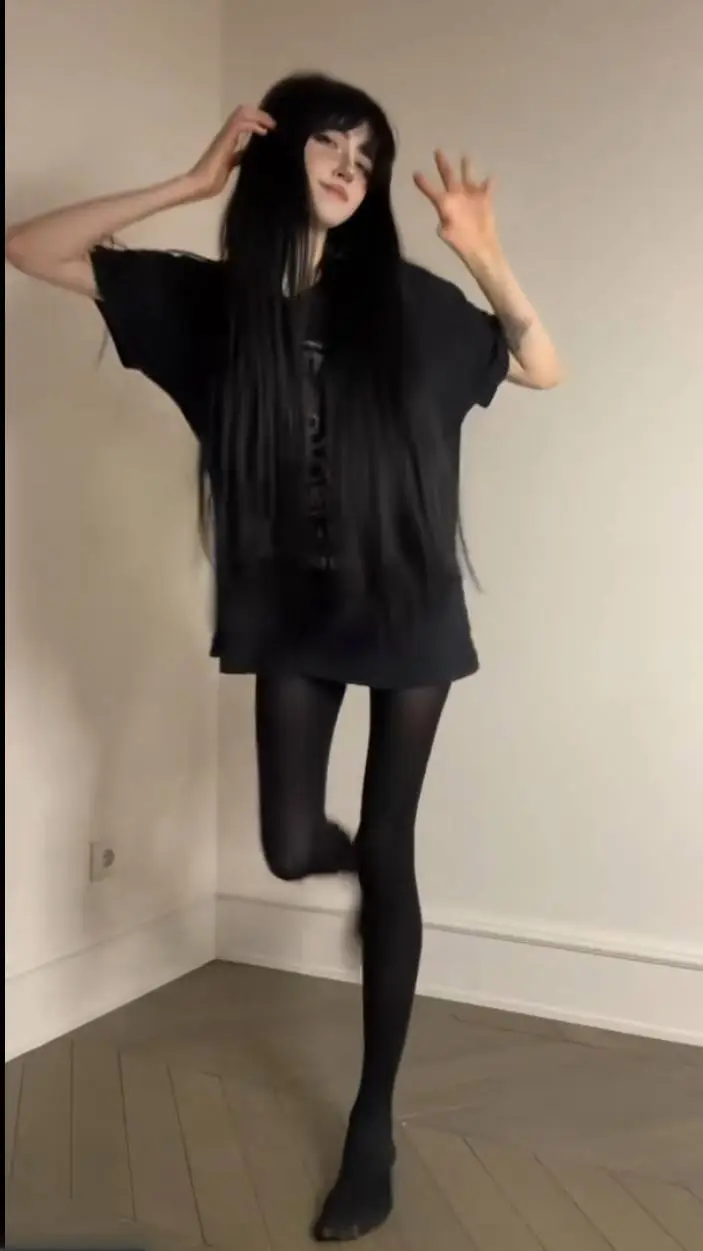 ai character: Lila background