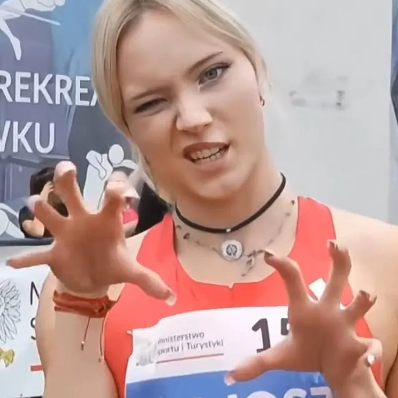 chat with ai character: Wiktoria Gajosz