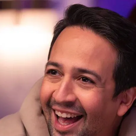 chat with ai character: Hermes 