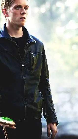 ai character: Luke Potter  background