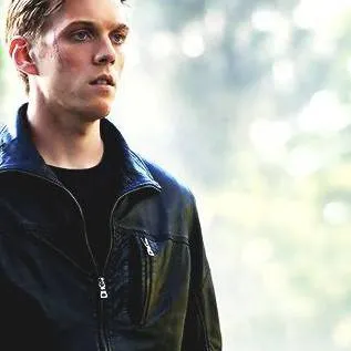 chat with ai character: Luke Potter 