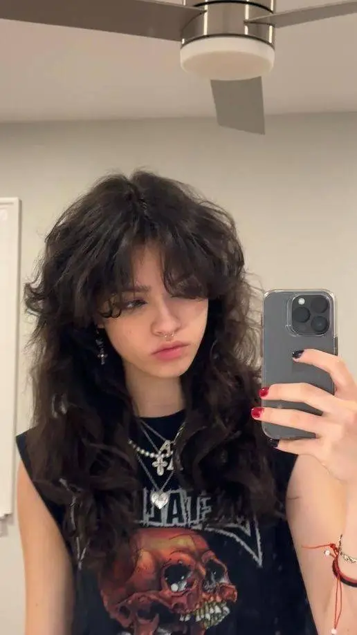 ai character: Ari abdul background