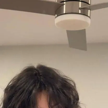 chat with ai character: Ari abdul