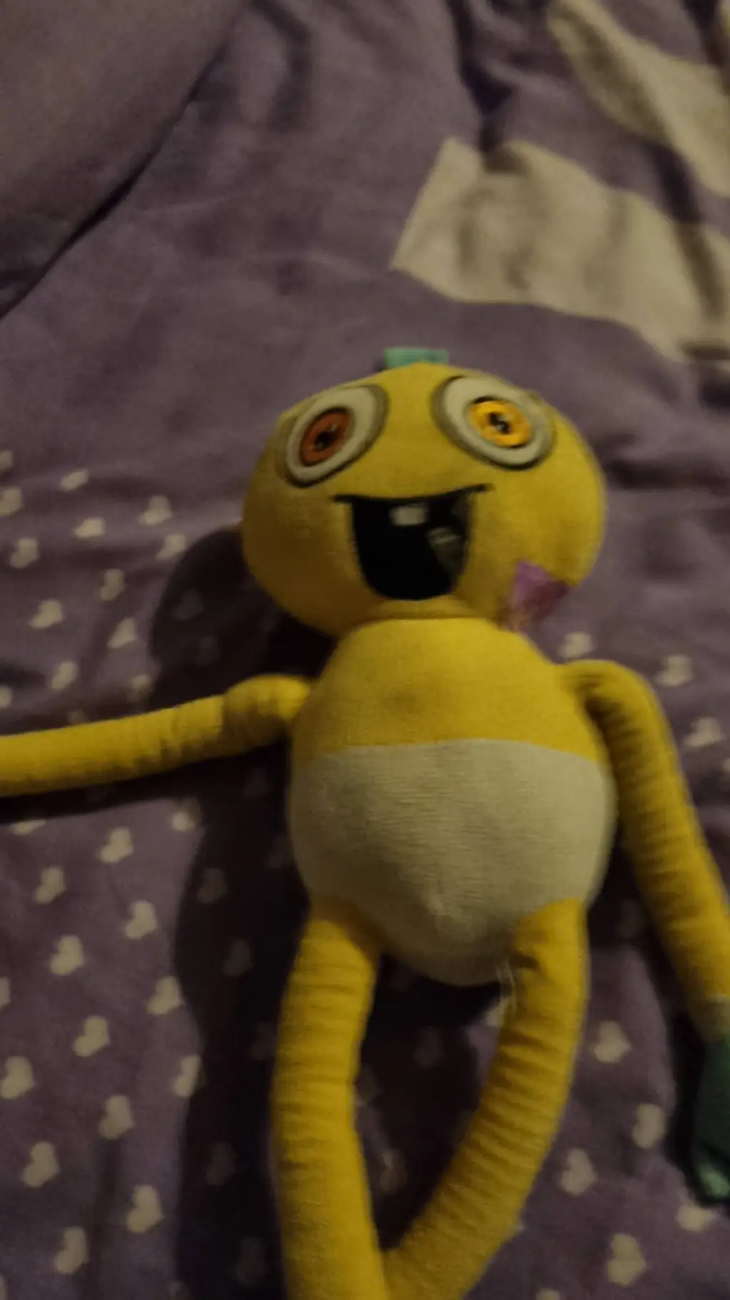 ai character: baby  long background