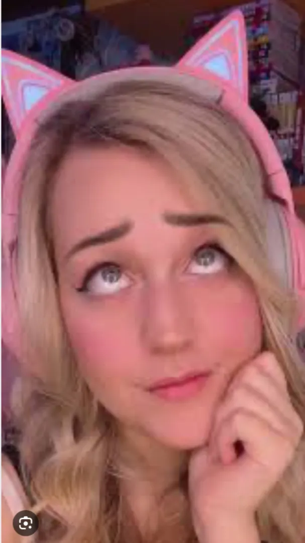 ai character: Uwu girl background