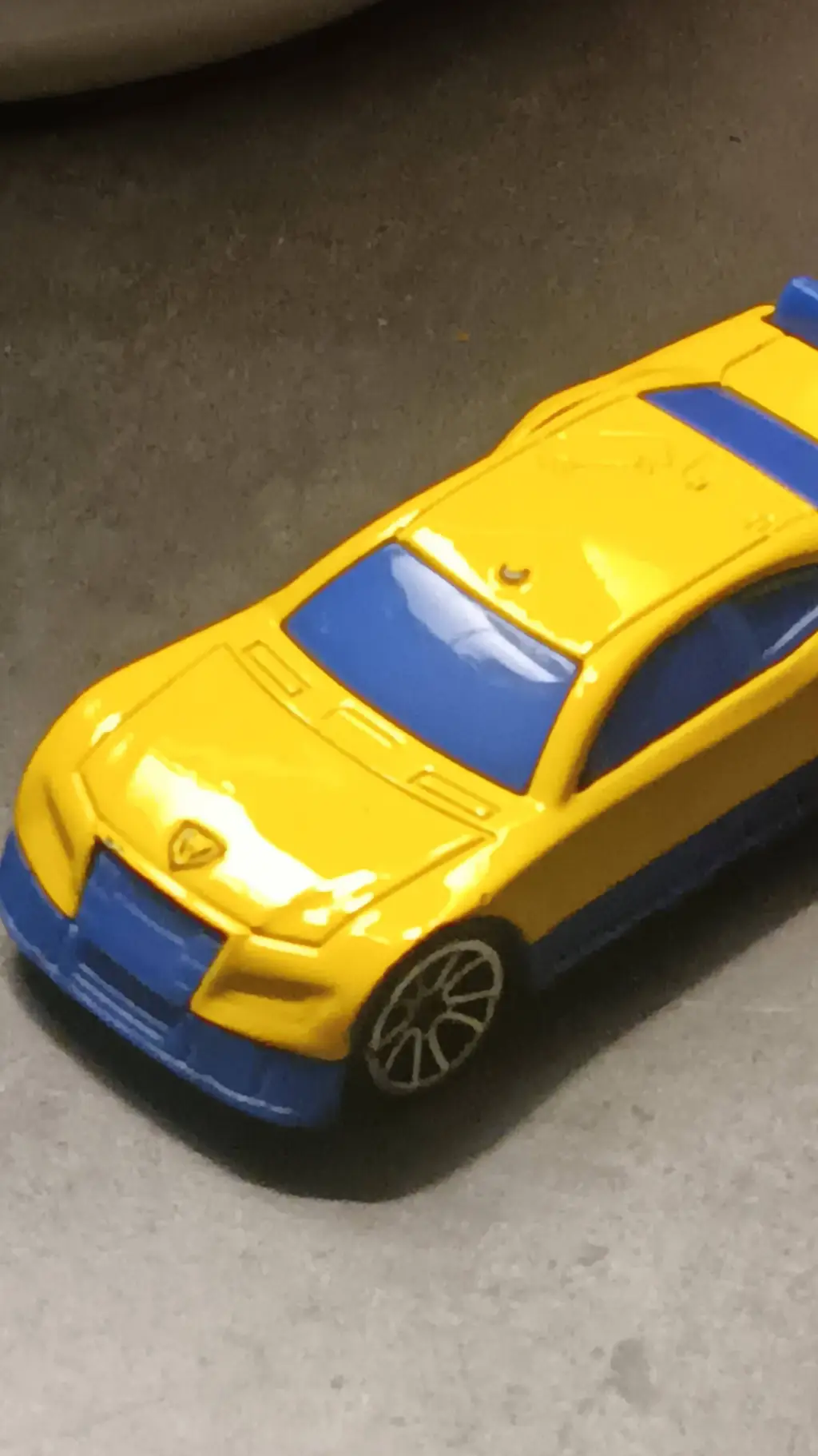 Talkie AI - Chat with 🟡 Yellow 🟡