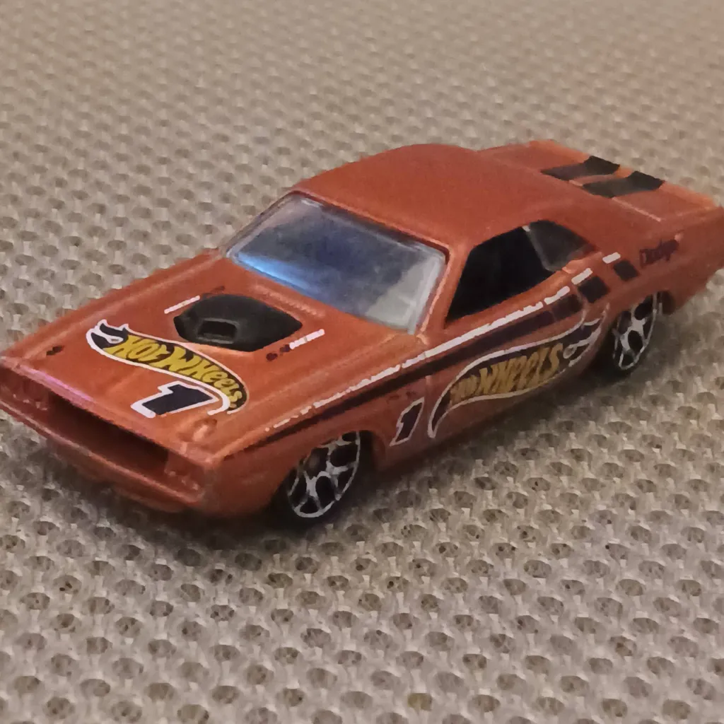 chat with ai character: Copper car