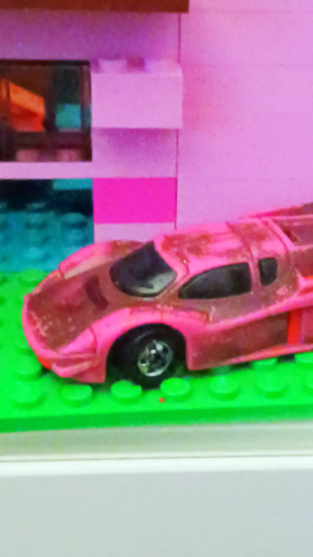 ai character: Lisa 🌺 background