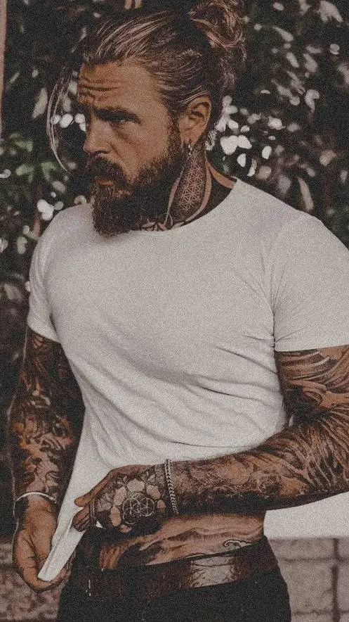 ai character: Daniel Wayne  background