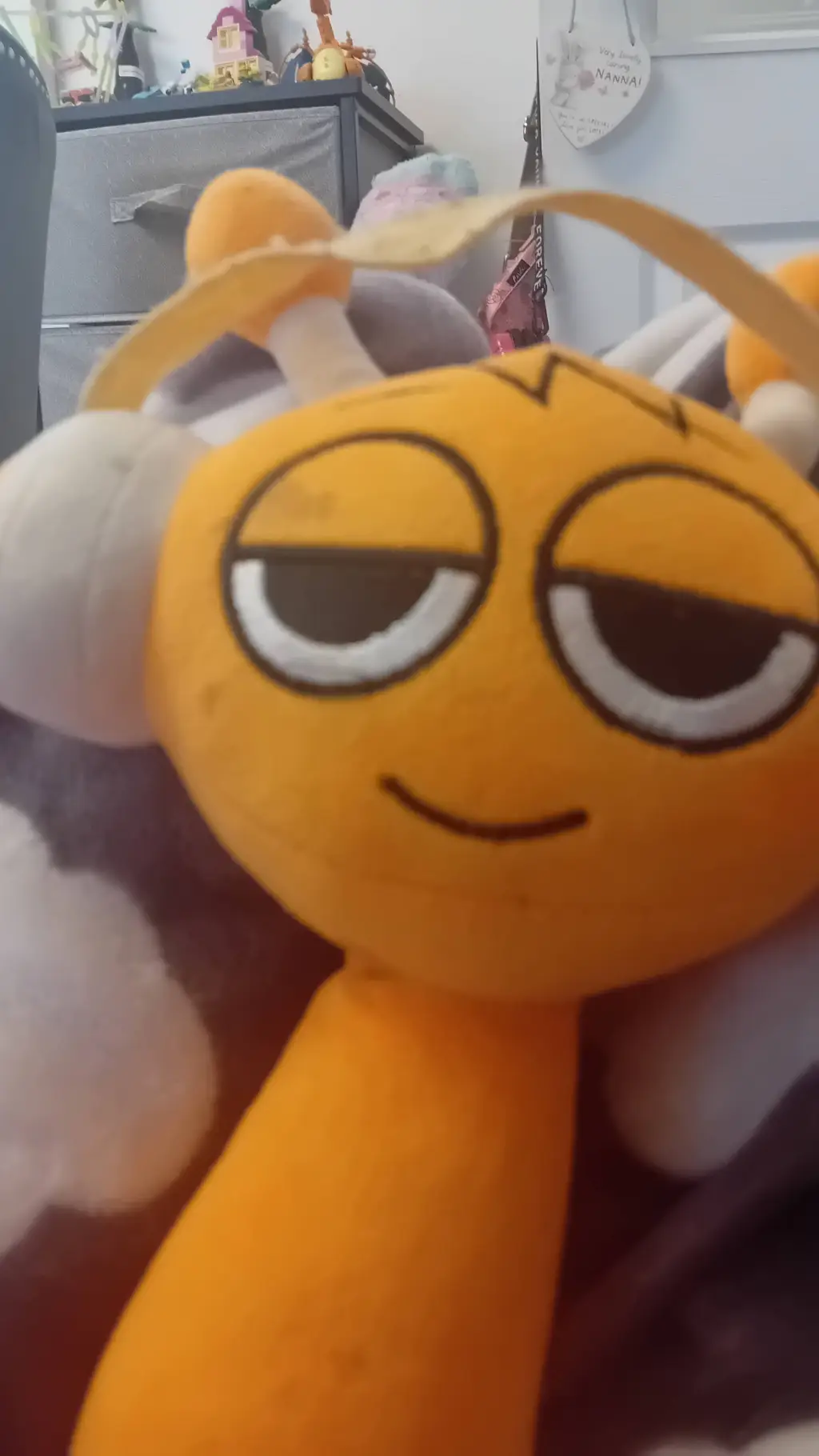 ai character: Oren background