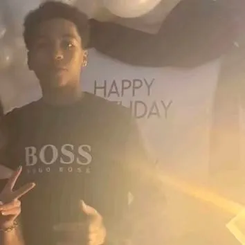 chat with ai character: Ricco