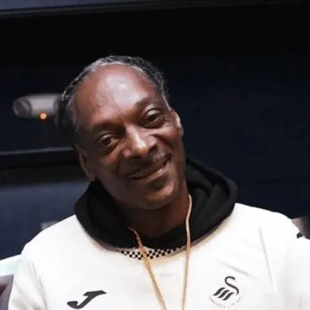 chat with ai character: Snoop Dogg