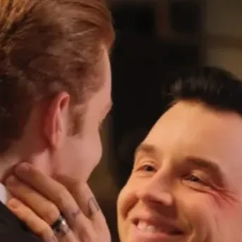 chat with ai character: Gallavich 💍