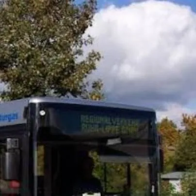 chat with ai character: Bus