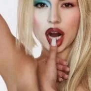 chat with ai character: Ava Max