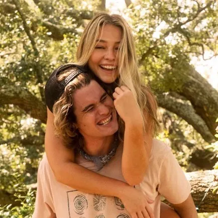 chat with ai character: John B and Sarah